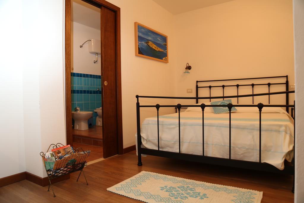 B&B Tre - Rooms & Relax Oristano Værelse billede