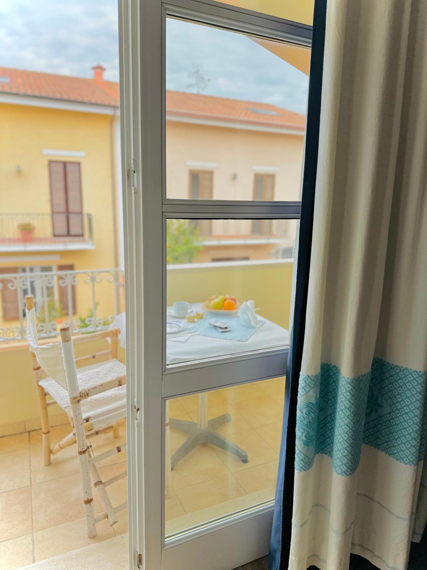 B&B Tre - Rooms & Relax Oristano Eksteriør billede